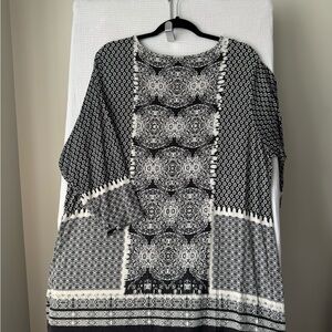 Rose + Olive Women's Top Sz 2x Black and White